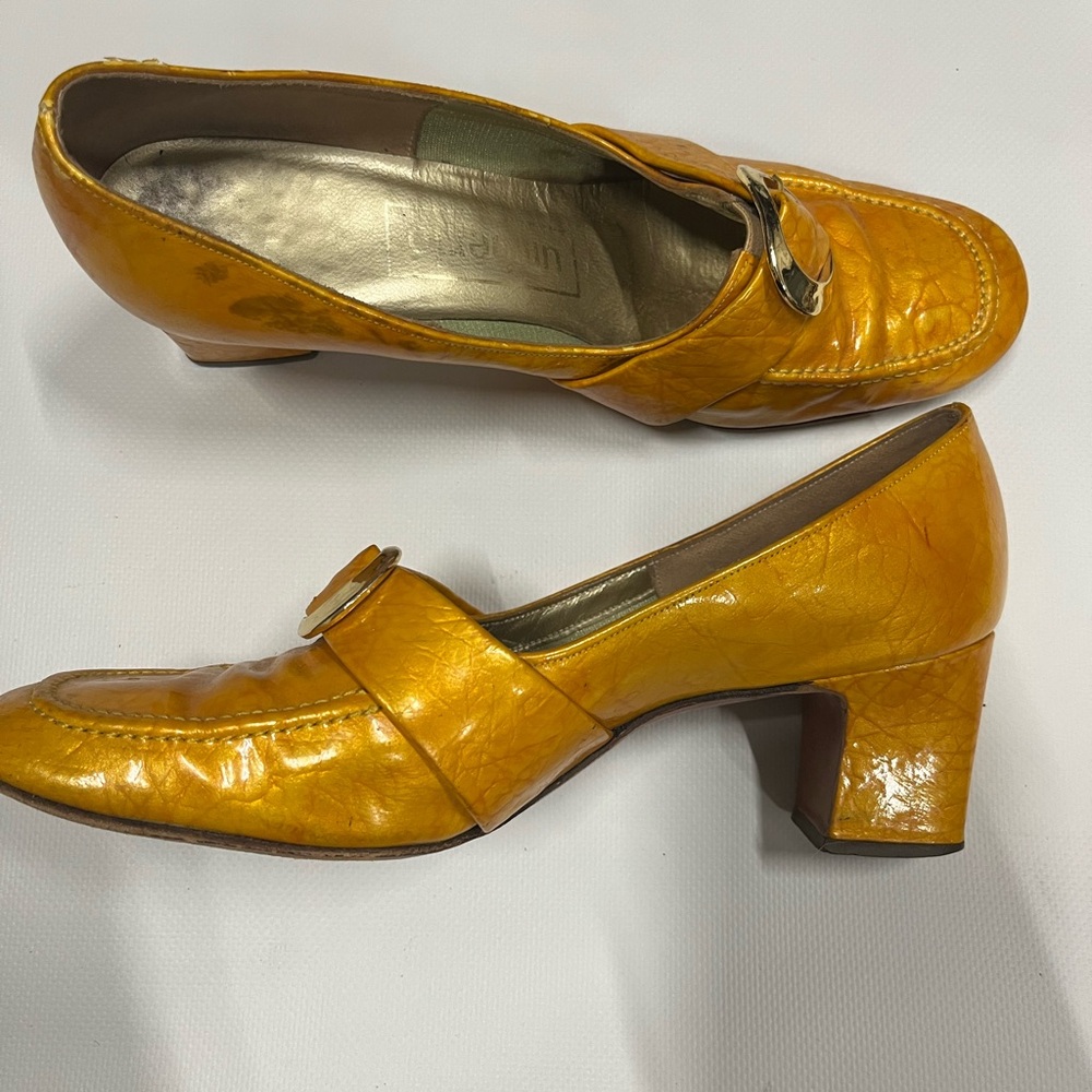 Umberto antique and vintage heels. Size 6.5
